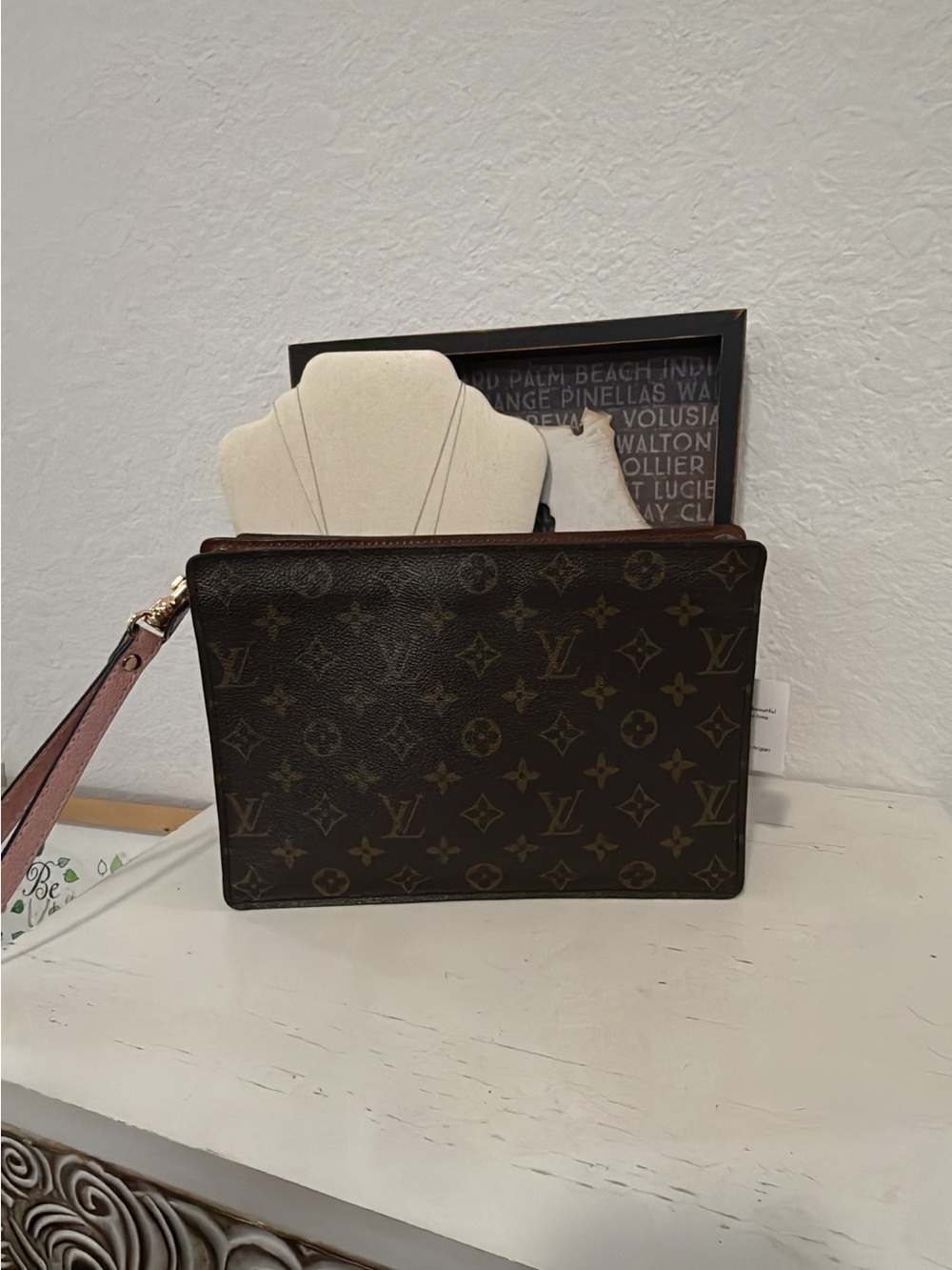 Vintage Louis Vuitton monogram Angian shoulder bag authenticated !!